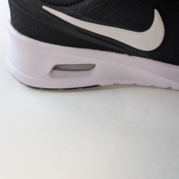 Nike Air Max Nuaxis Sneakers New Black White Women's 9 - Picture 8 of 8